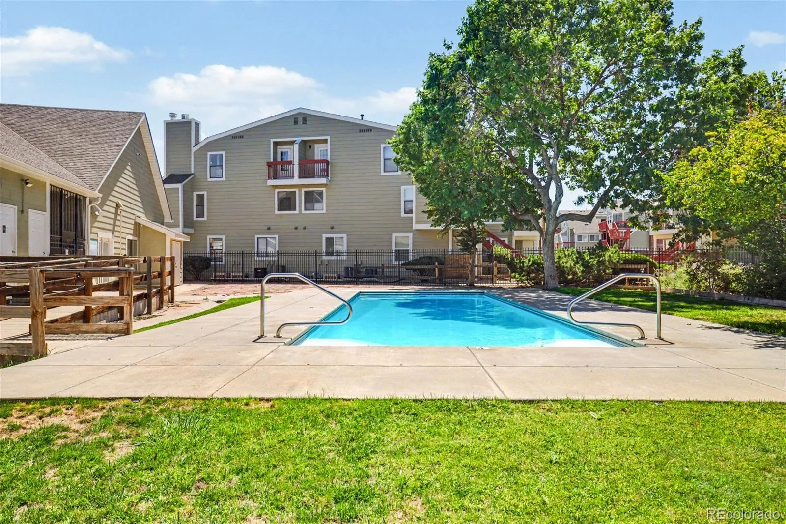 960 S Dawson Way #1 Aurora CO 80012 | MLS #REC4974703 08262026123216 1600 13