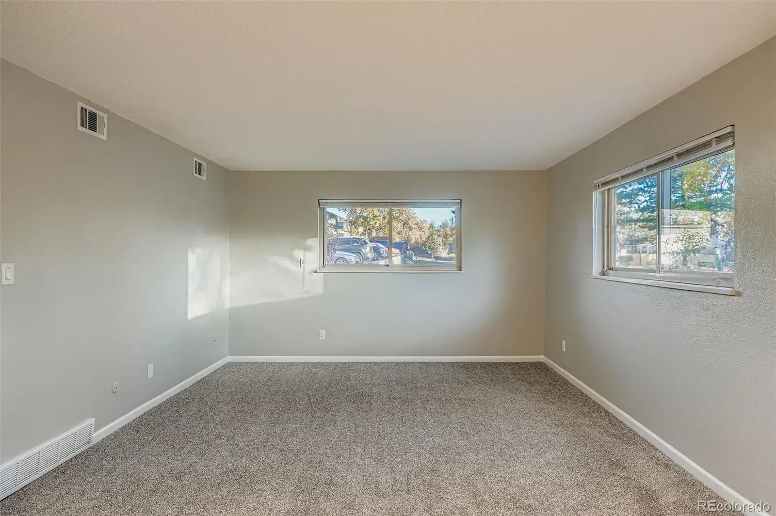 140 E Highline Circle #105 Centennial CO 80122 MLS #REC4977809 02232026220828 1600 31