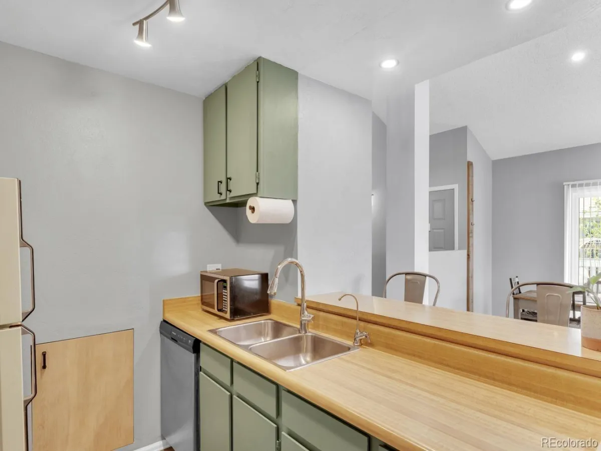 6565 E Arizona Avenue #8 Denver CO 80224 MLS #REC4979013 04012026072038 1200 11