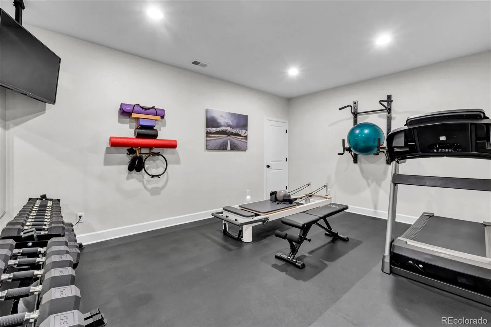 5534 Riverbend Avenue Longmont CO 80504 | MLS #REC4979592 08132026171907 1600 34