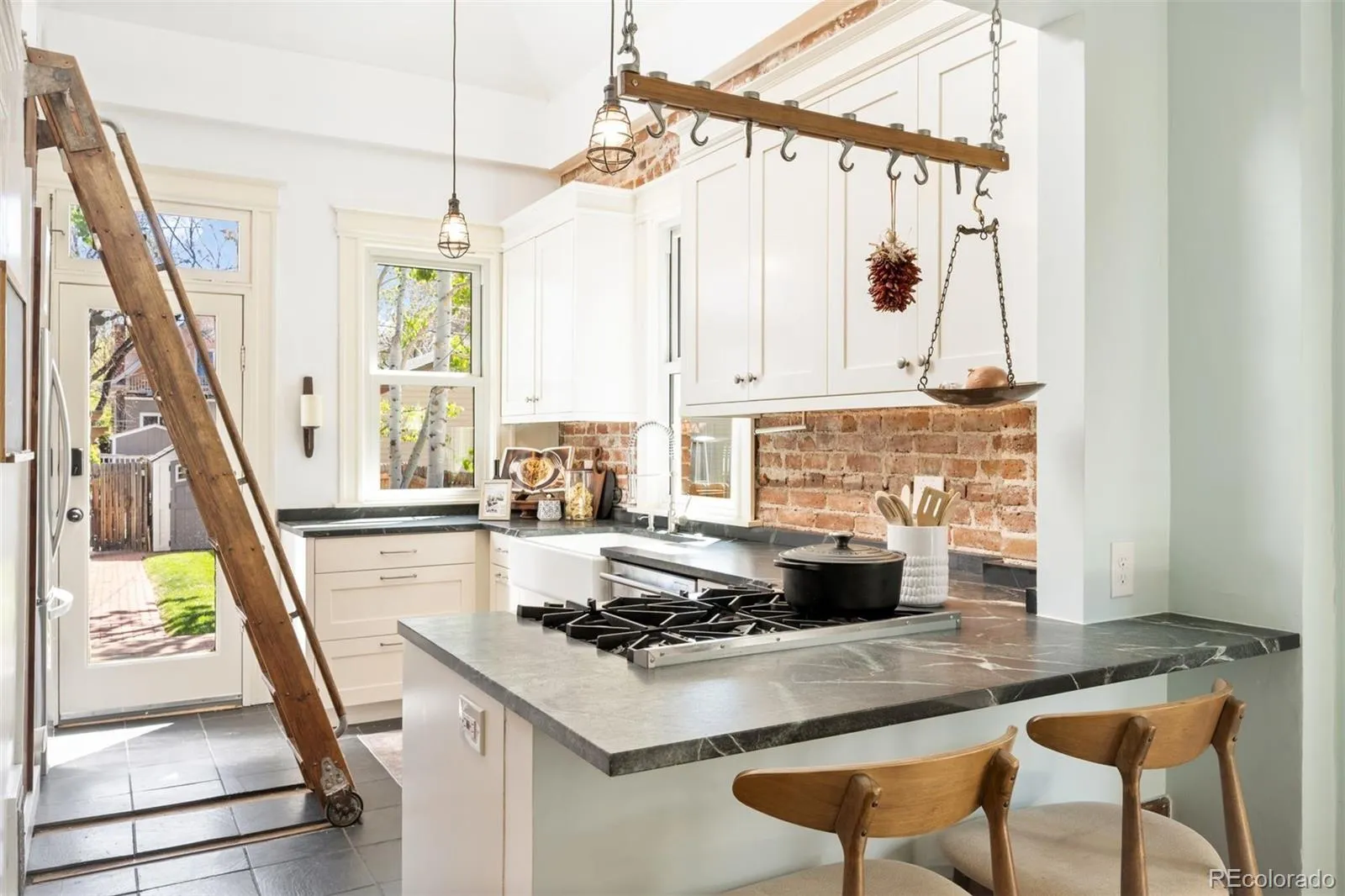 04162026225241 1600 1