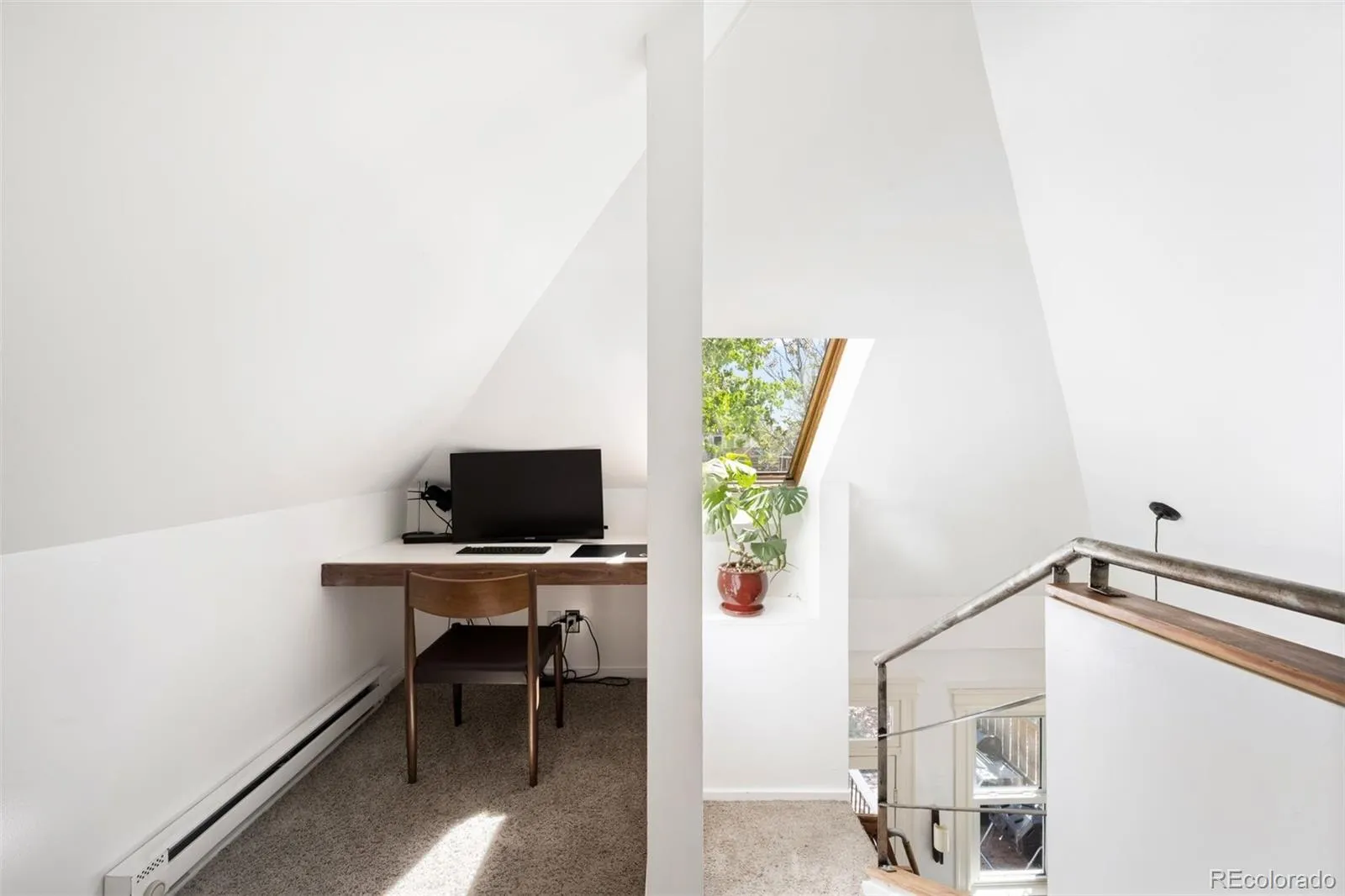 04162026225241 1600 21