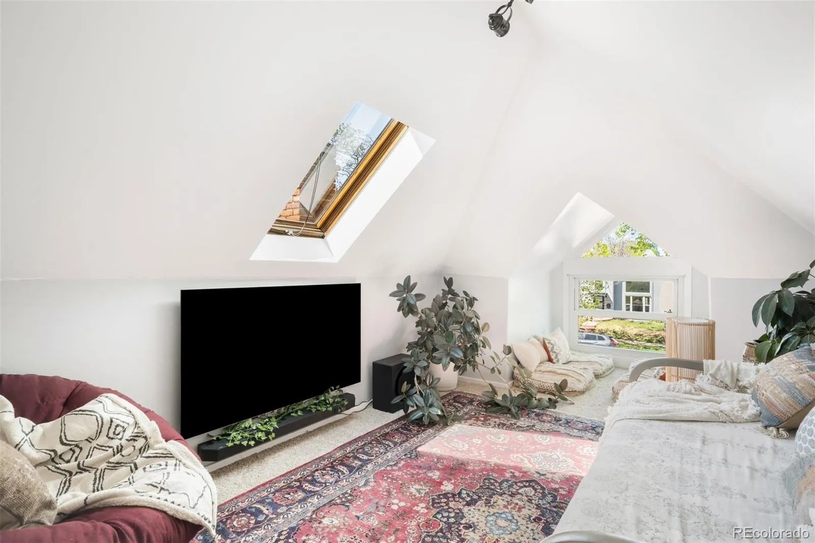 04162026225241 1600 22