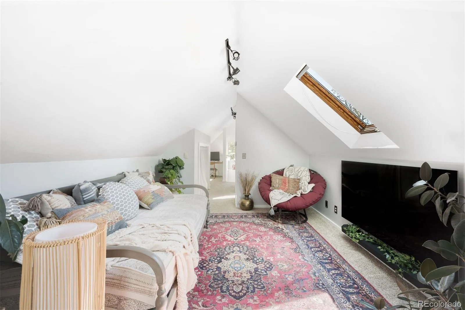 04162026225241 1600 23