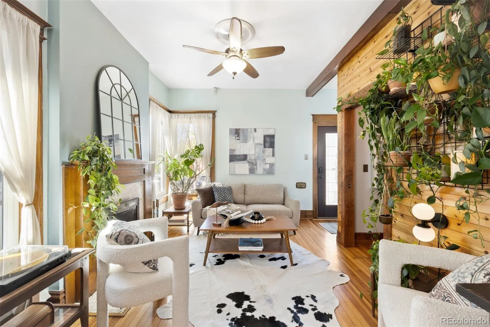 04162026225241 1600 9