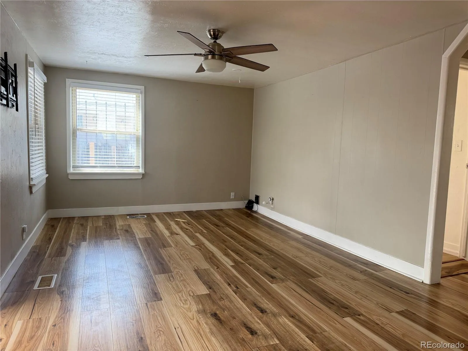 3837 W Bayaud Avenue Denver CO 80219 MLS #REC4982585 05142026181107 1600 3