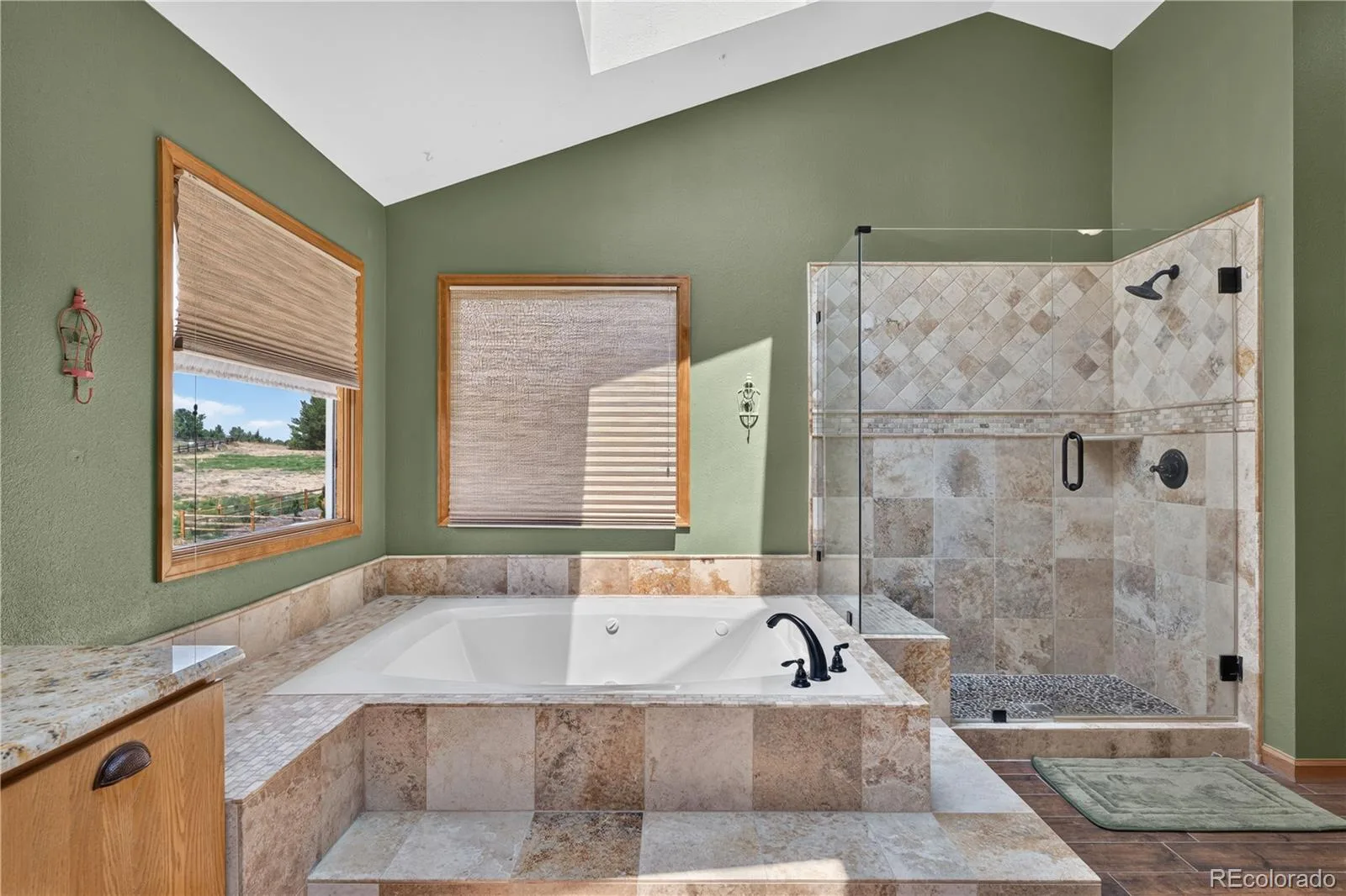7129 S Chapparal W Circle Aurora CO 80016 | MLS #REC4982615 08072026154915 1600 23