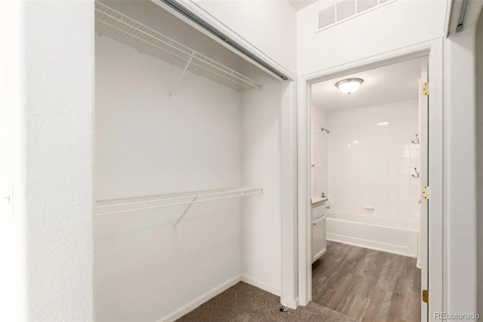 22545 E Ontario Drive #102 Aurora CO 80016 MLS #REC4984626 02192026050849 1600 21