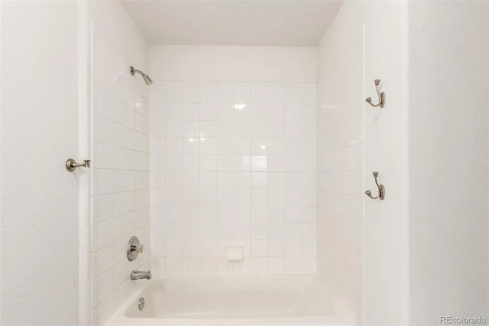 22545 E Ontario Drive #102 Aurora CO 80016 MLS #REC4984626 02192026050849 1600 23