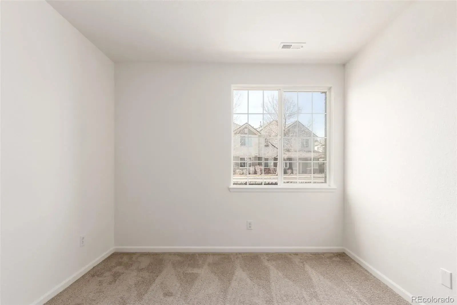 22545 E Ontario Drive #102 Aurora CO 80016 MLS #REC4984626 02192026050849 1600 28