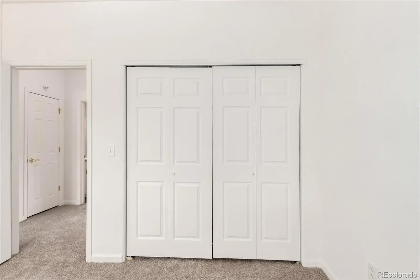 22545 E Ontario Drive #102 Aurora CO 80016 MLS #REC4984626 02192026050849 1600 29