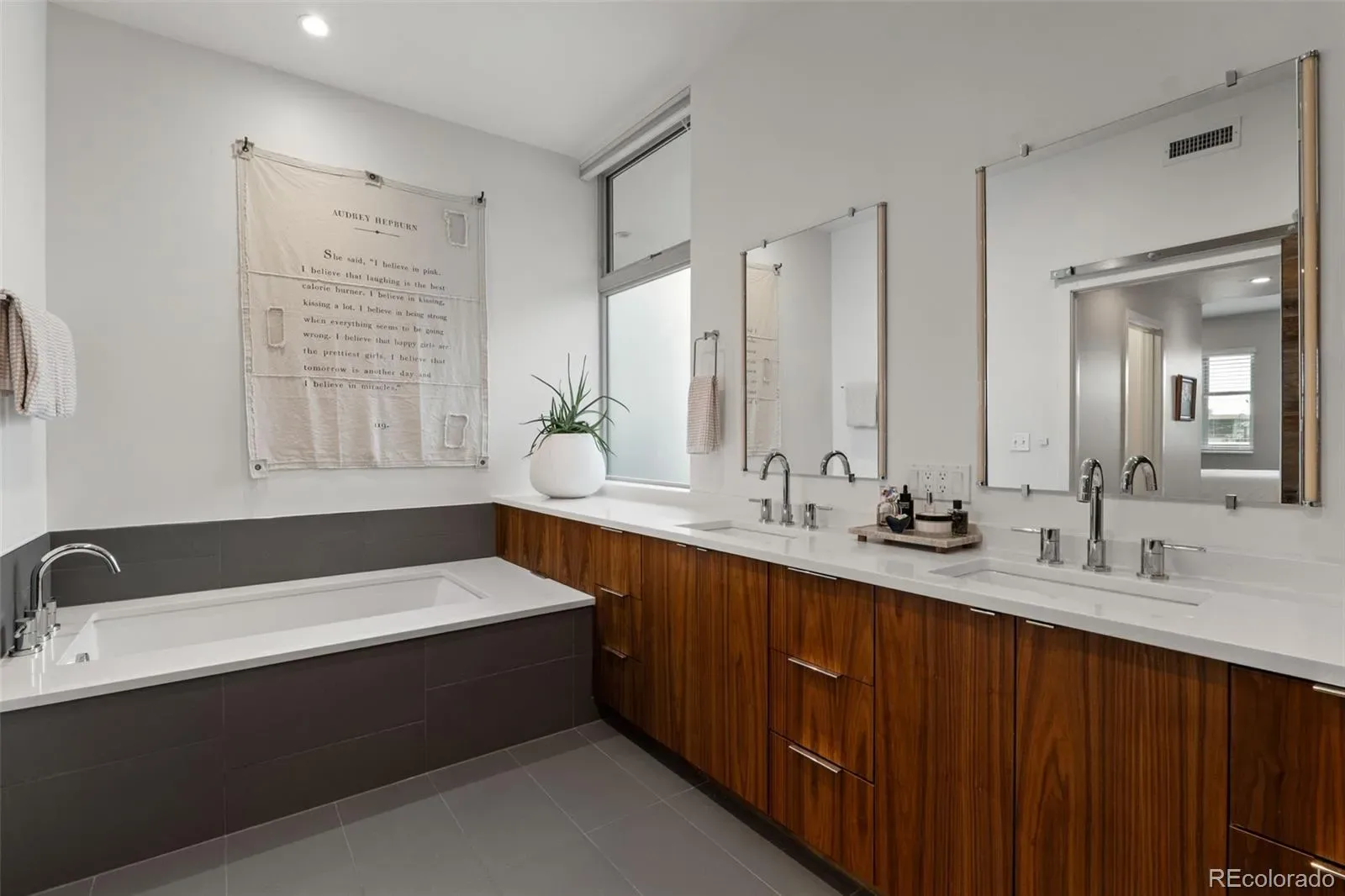 03102026002748 1600 21