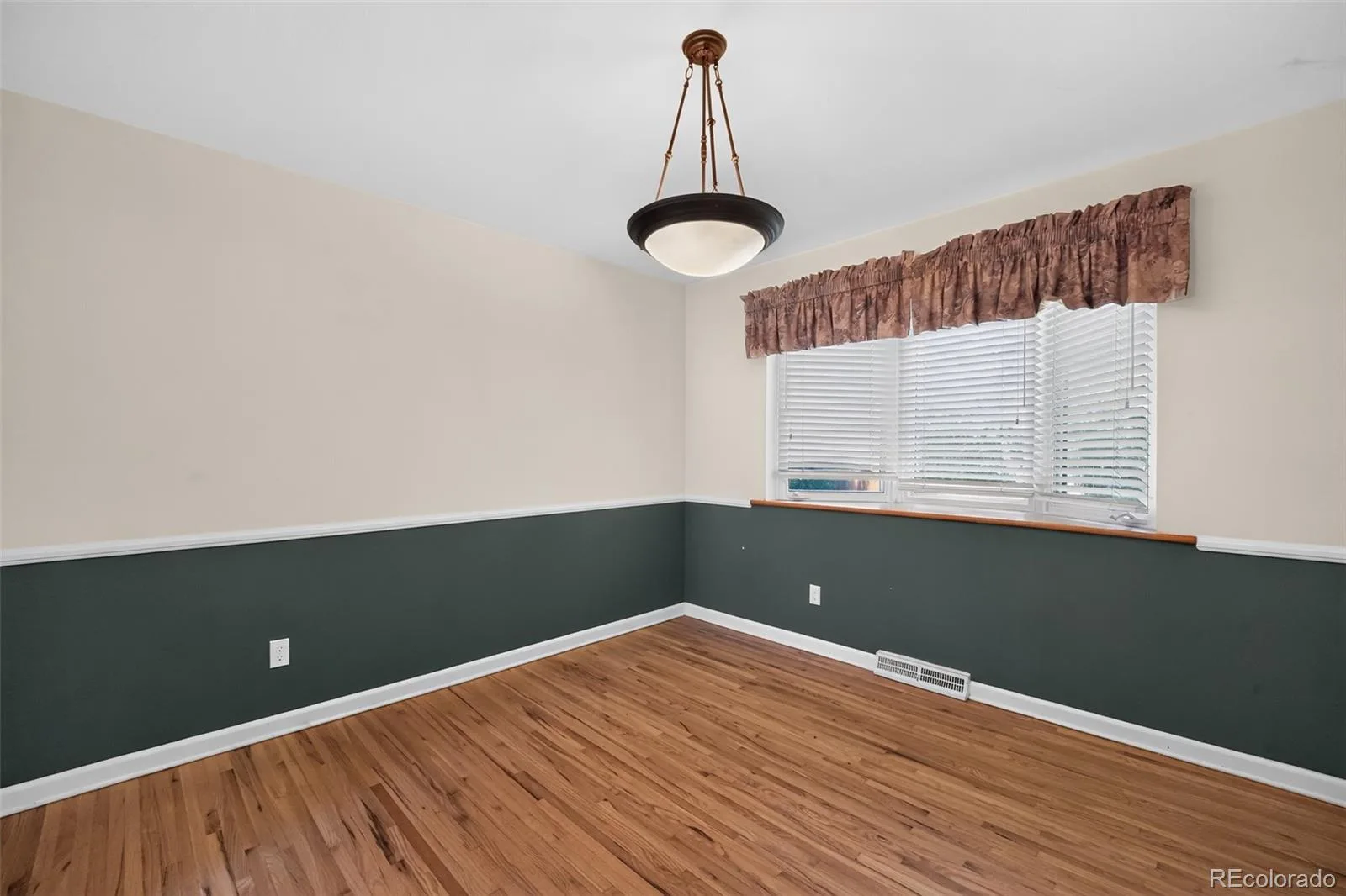 8047 W Harvard Drive Denver CO 80227 | MLS #REC4989291 08262026154756 1600 12