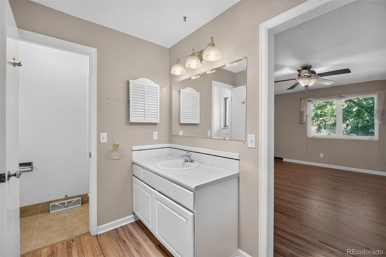 8047 W Harvard Drive Denver CO 80227 | MLS #REC4989291 08262026154756 1600 22