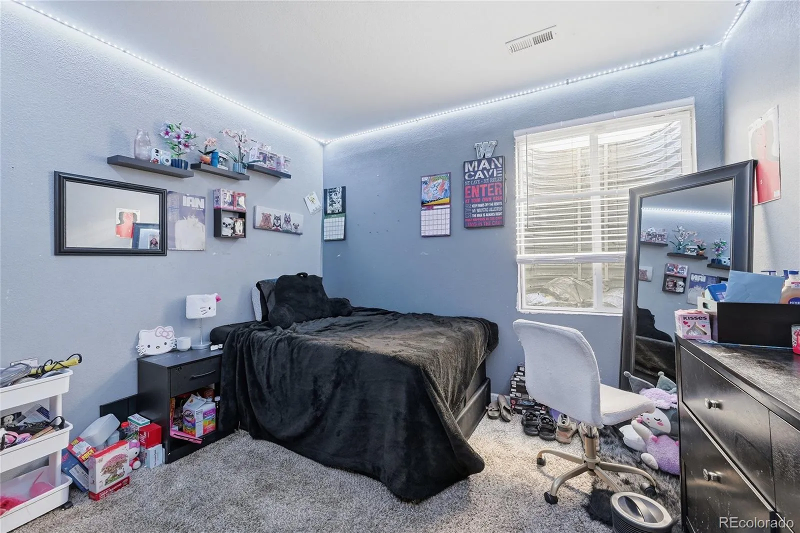 18261 E 47th Drive Denver CO 80249 MLS #REC4990633 05122026190447 1600 18