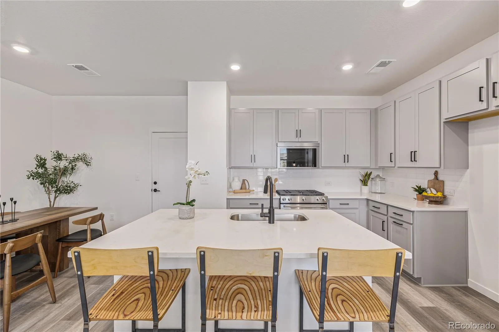 5688 N Killarney Court Aurora CO 80019 | MLS #REC4995076 07302026213622 1600 15