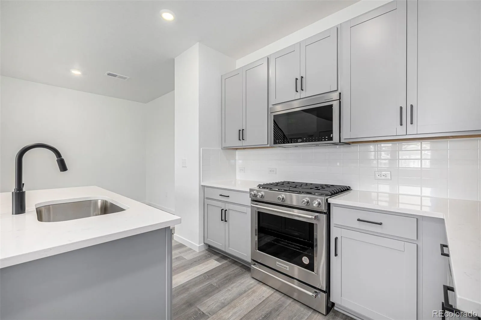 5688 N Killarney Court Aurora CO 80019 | MLS #REC4995076 07302026213622 1600 18