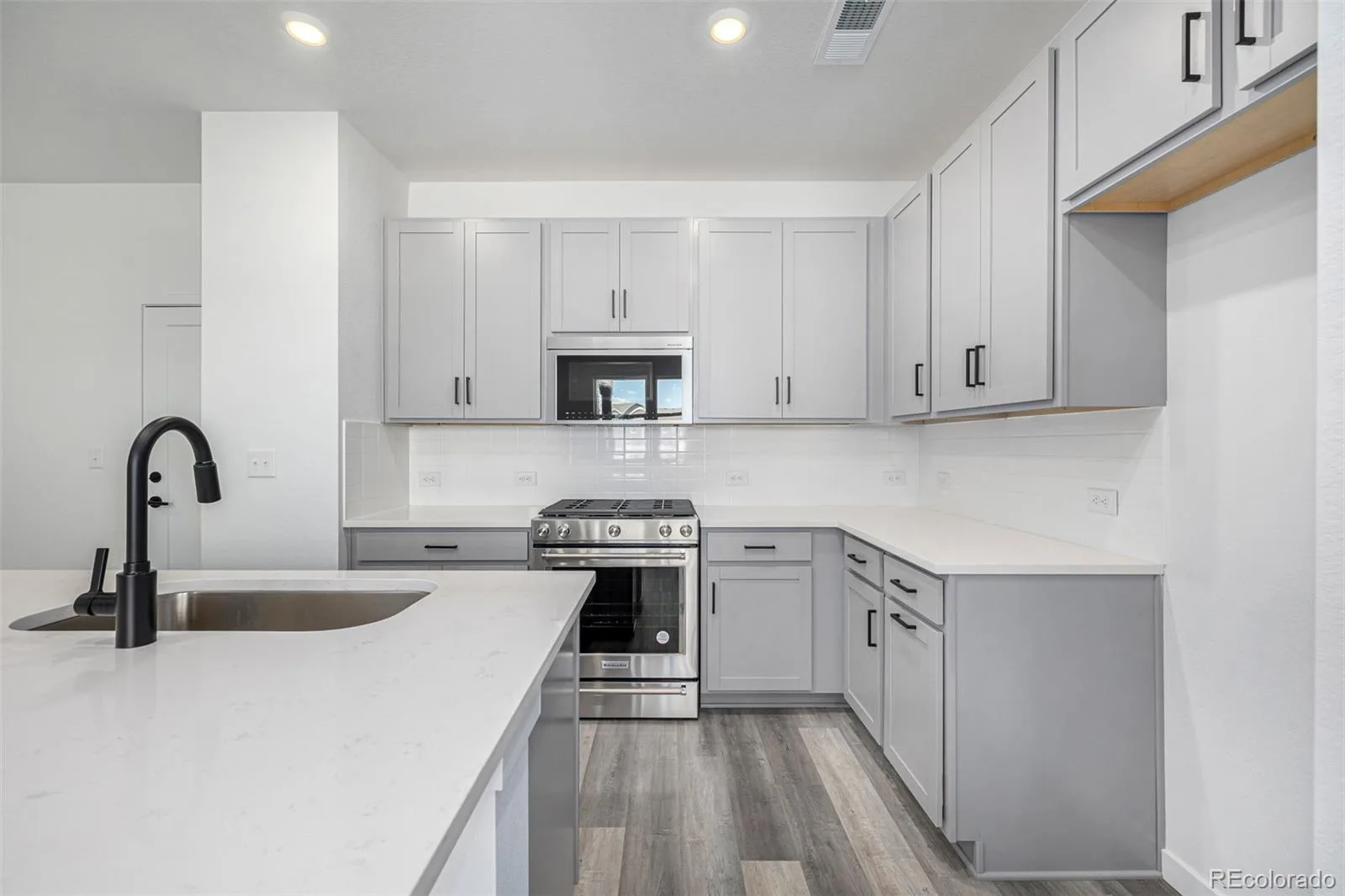 5688 N Killarney Court Aurora CO 80019 | MLS #REC4995076 07302026213622 1600 20