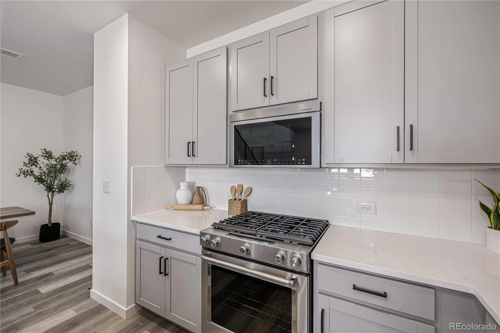 5688 N Killarney Court Aurora CO 80019 | MLS #REC4995076 07302026213622 1600 22