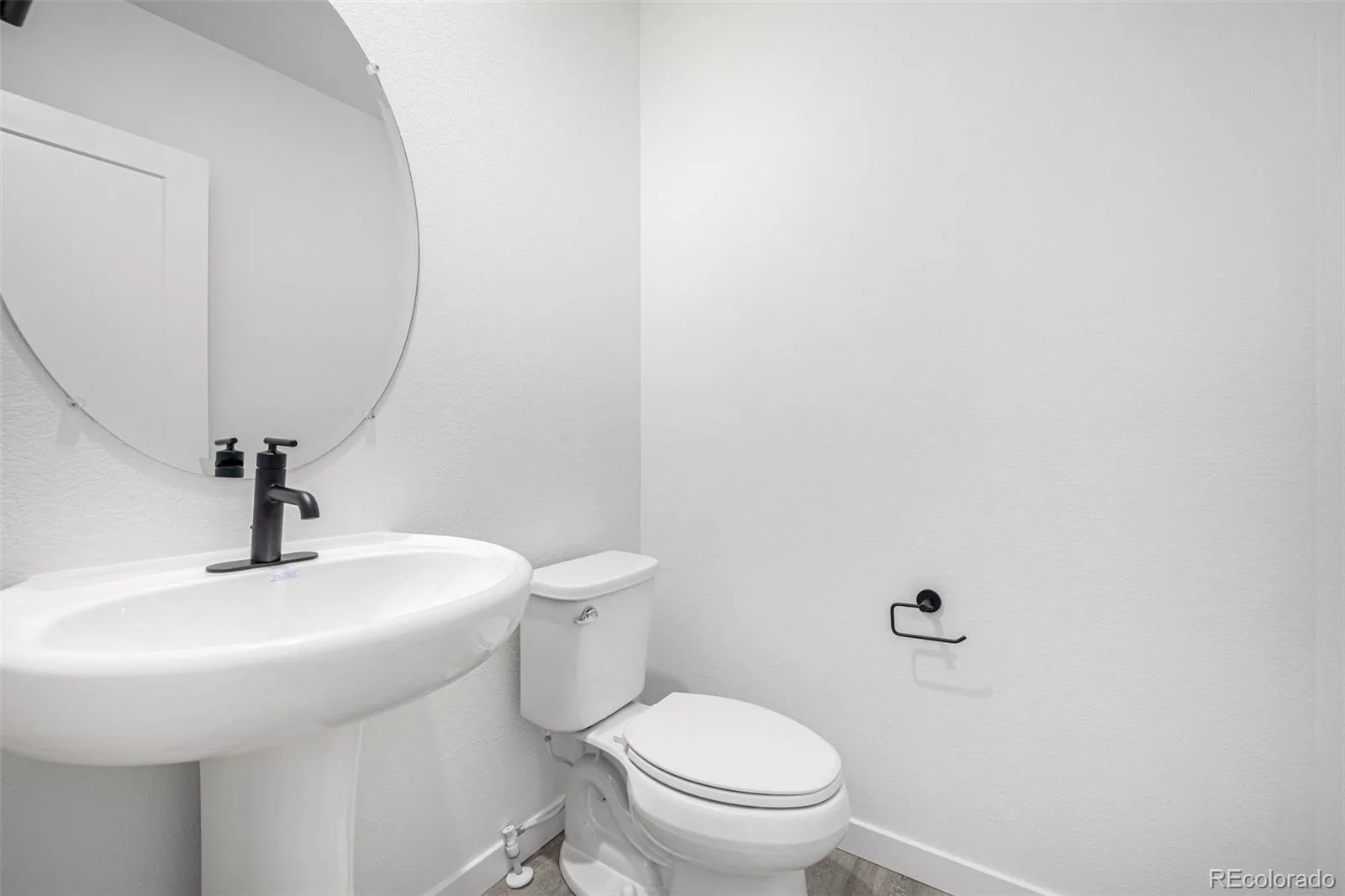 5688 N Killarney Court Aurora CO 80019 | MLS #REC4995076 07302026213622 1600 24