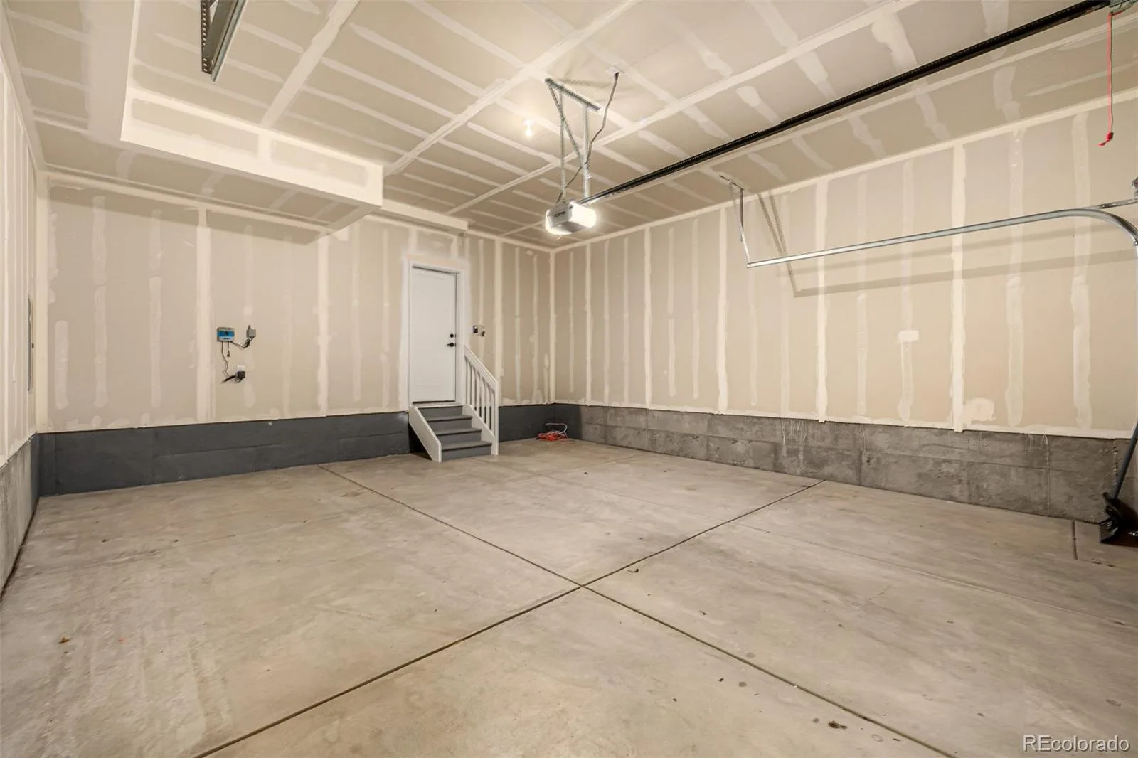 5688 N Killarney Court Aurora CO 80019 | MLS #REC4995076 07302026213622 1600 39