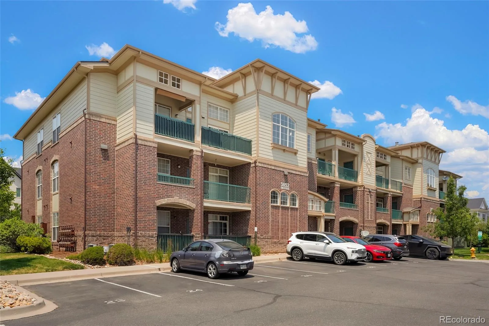 3852 S Dallas Street #8-205 Aurora CO 80014 MLS #REC4996416 06262026151533 1600 19