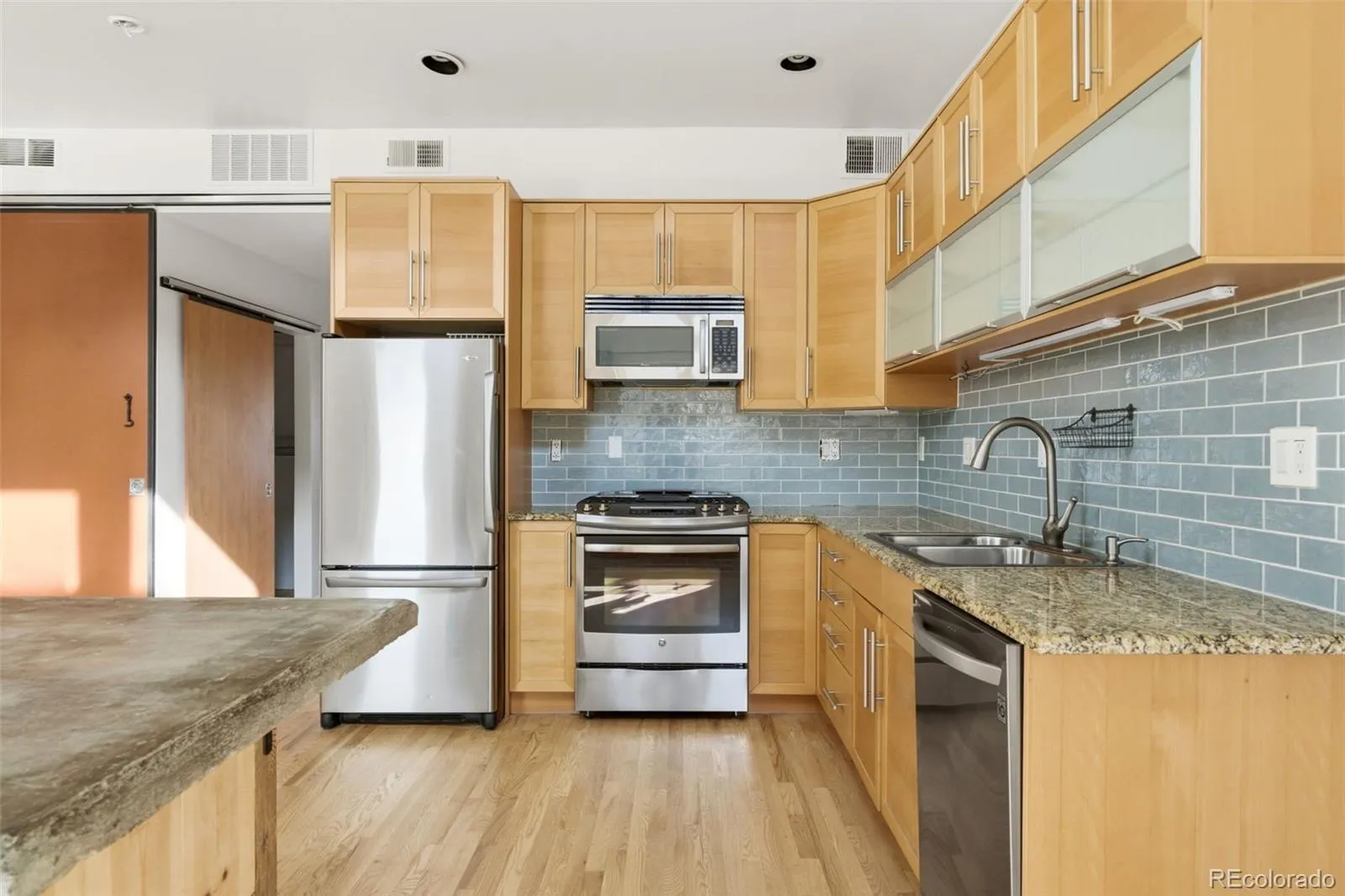 04012026151038 1600 8