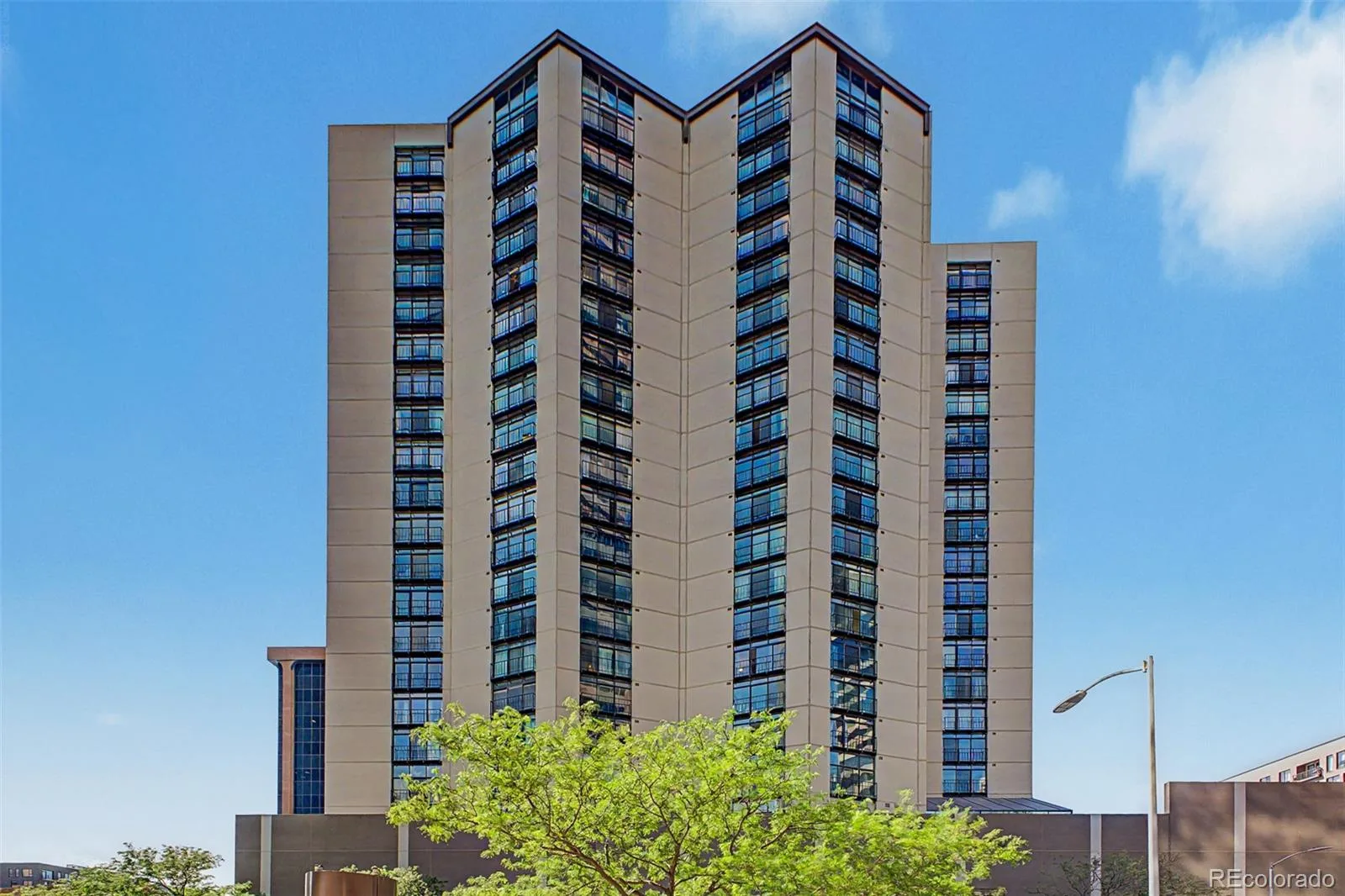 1777 Larimer Street #1911 Denver CO 80202 MLS #REC4998010 07142026202719 1600 35