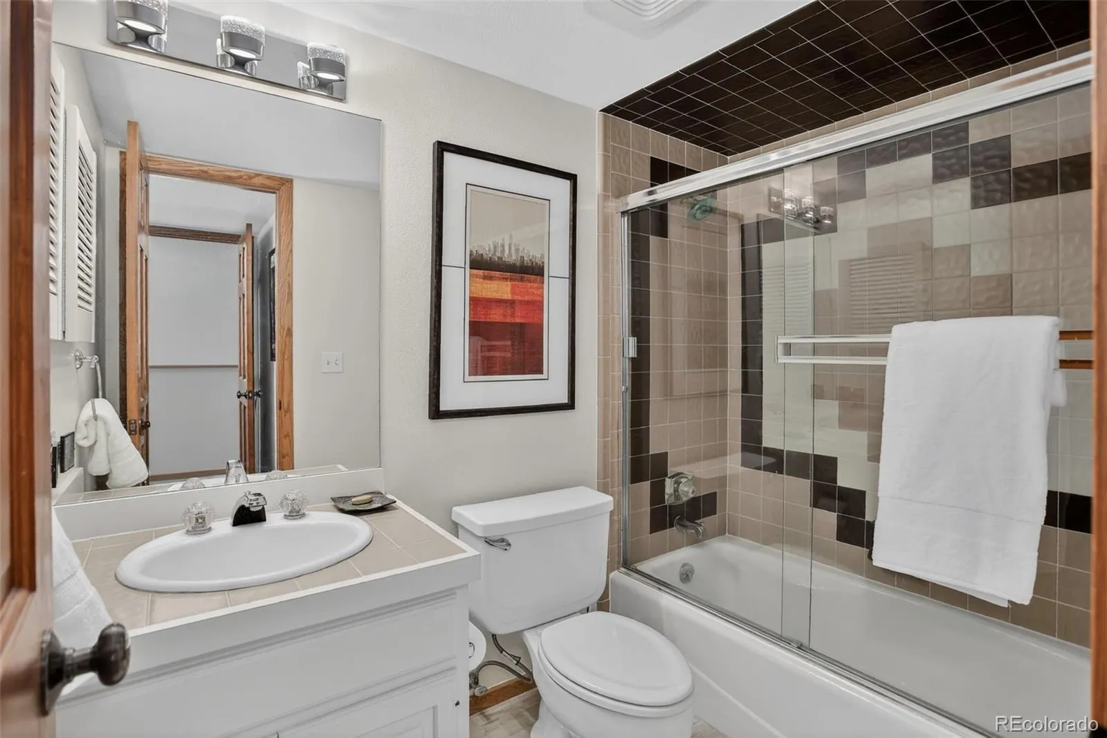 04152026231035 1600 32