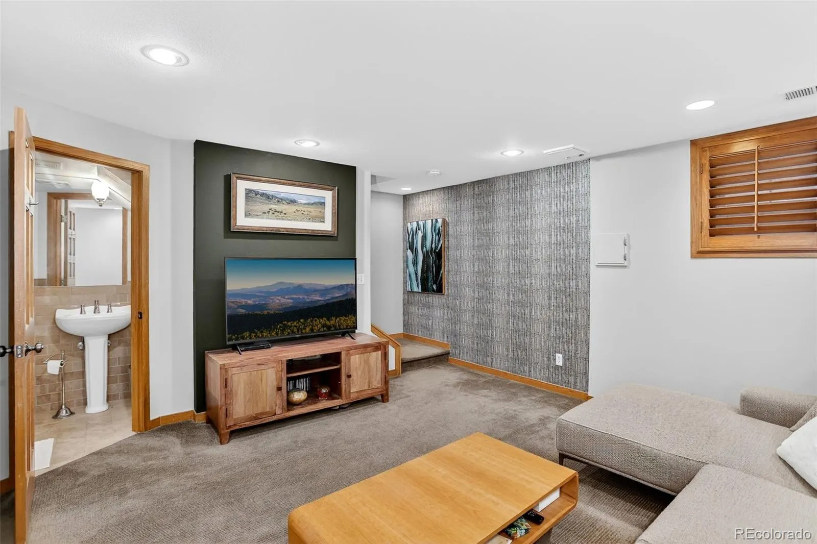 04152026231035 1600 35