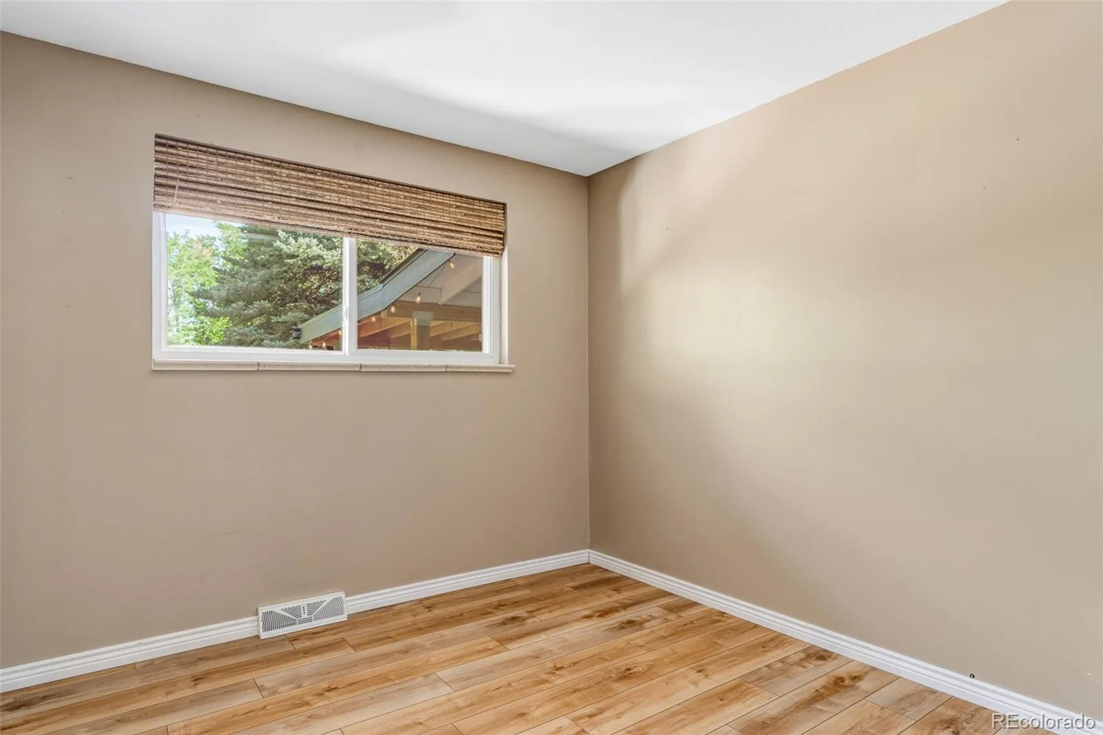 2005 W Davies Avenue Littleton CO 80120 | MLS #REC5004906 08212026031034 1600 20