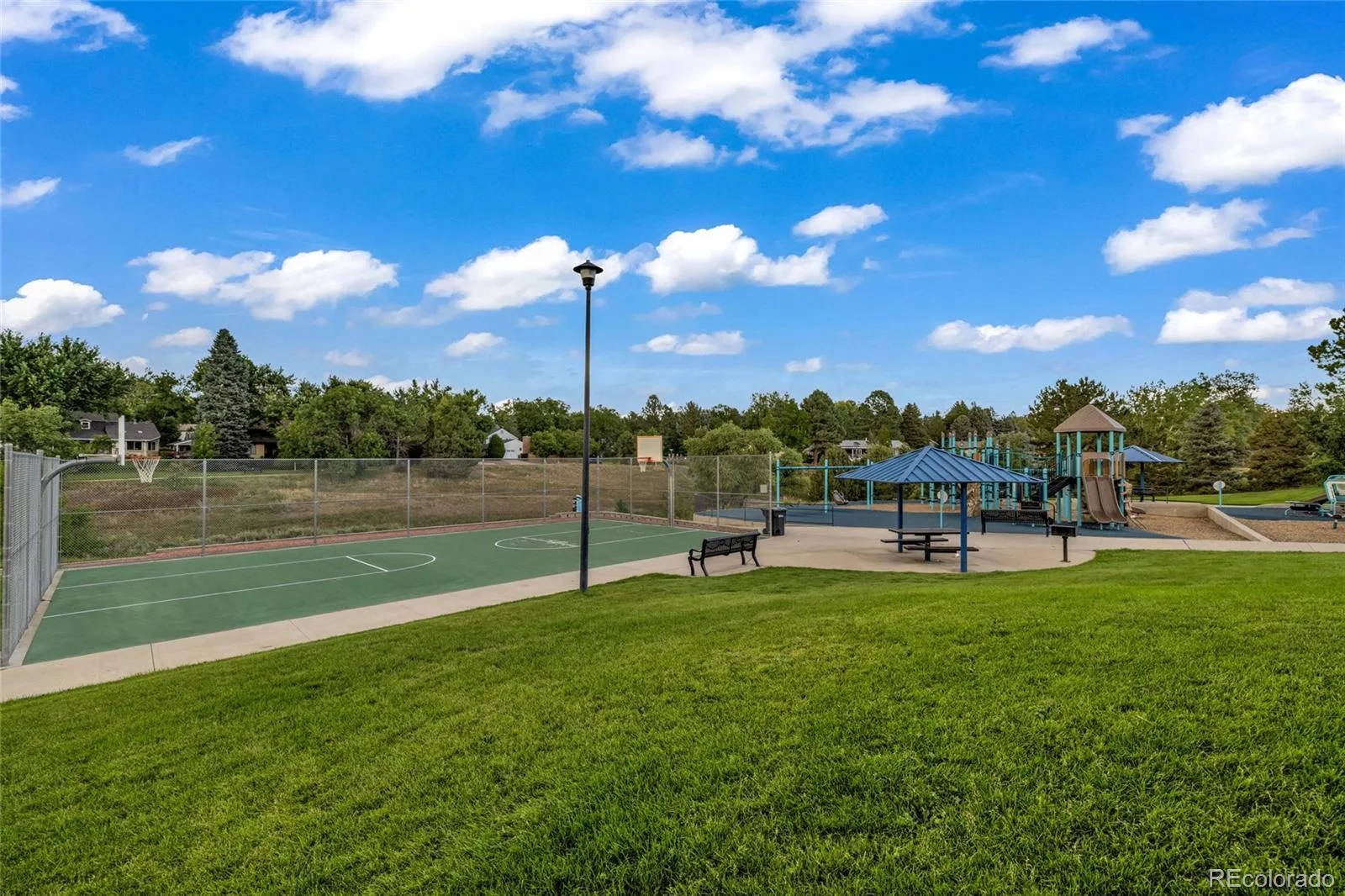 2005 W Davies Avenue Littleton CO 80120 | MLS #REC5004906 08212026031034 1600 36