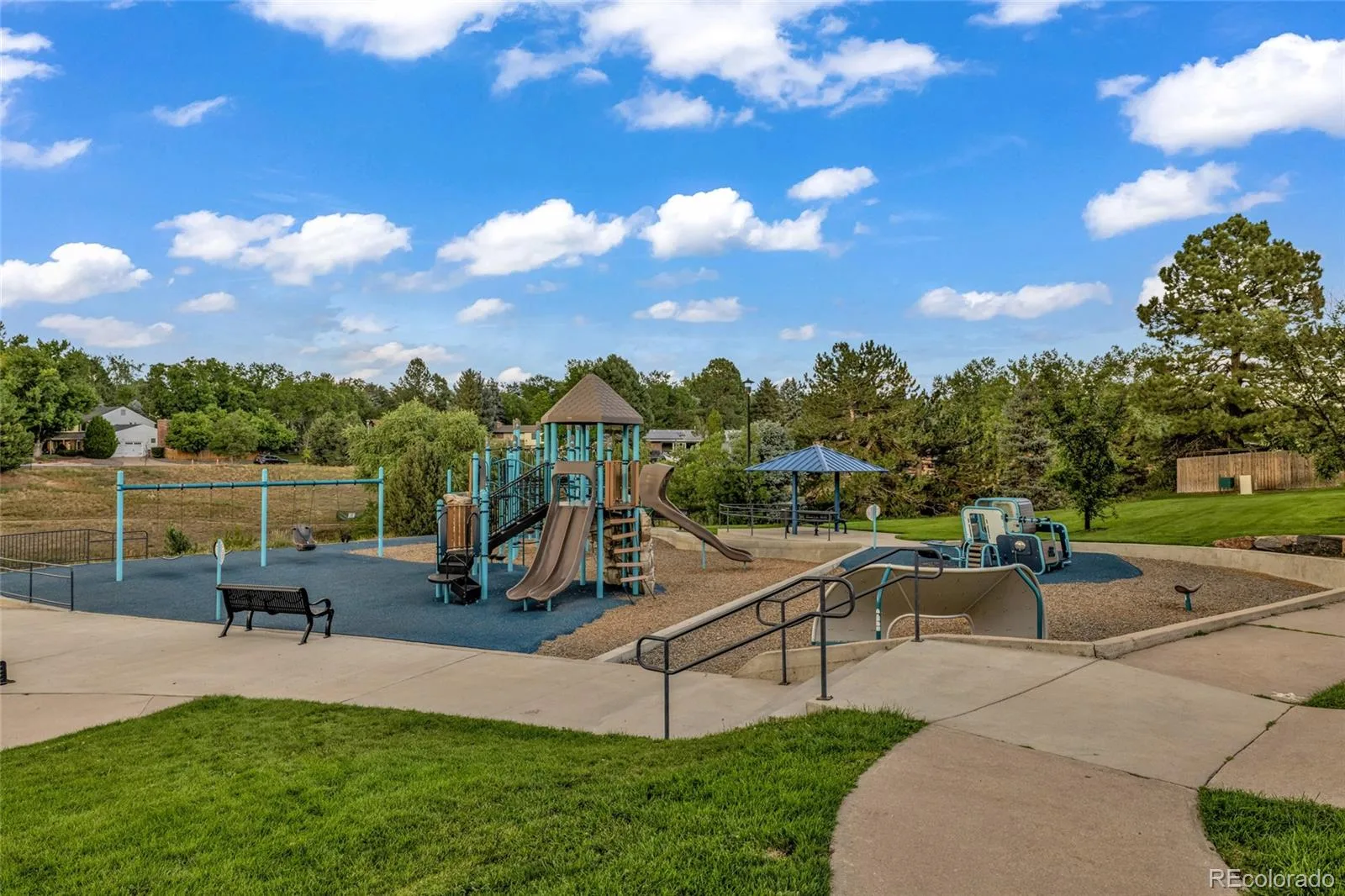 2005 W Davies Avenue Littleton CO 80120 | MLS #REC5004906 08212026031034 1600 37