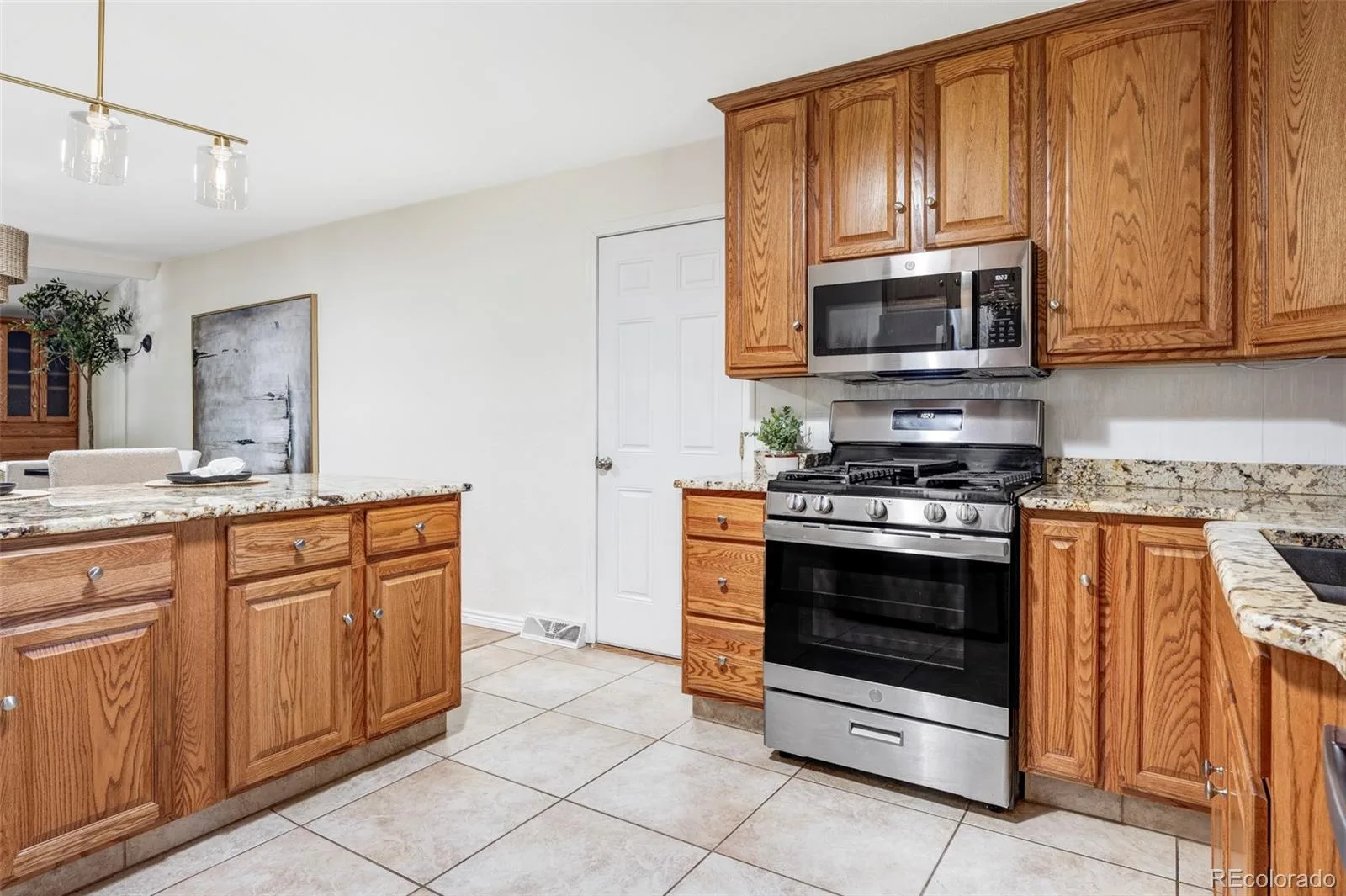 2005 W Davies Avenue Littleton CO 80120 | MLS #REC5004906 08212026031034 1600 7