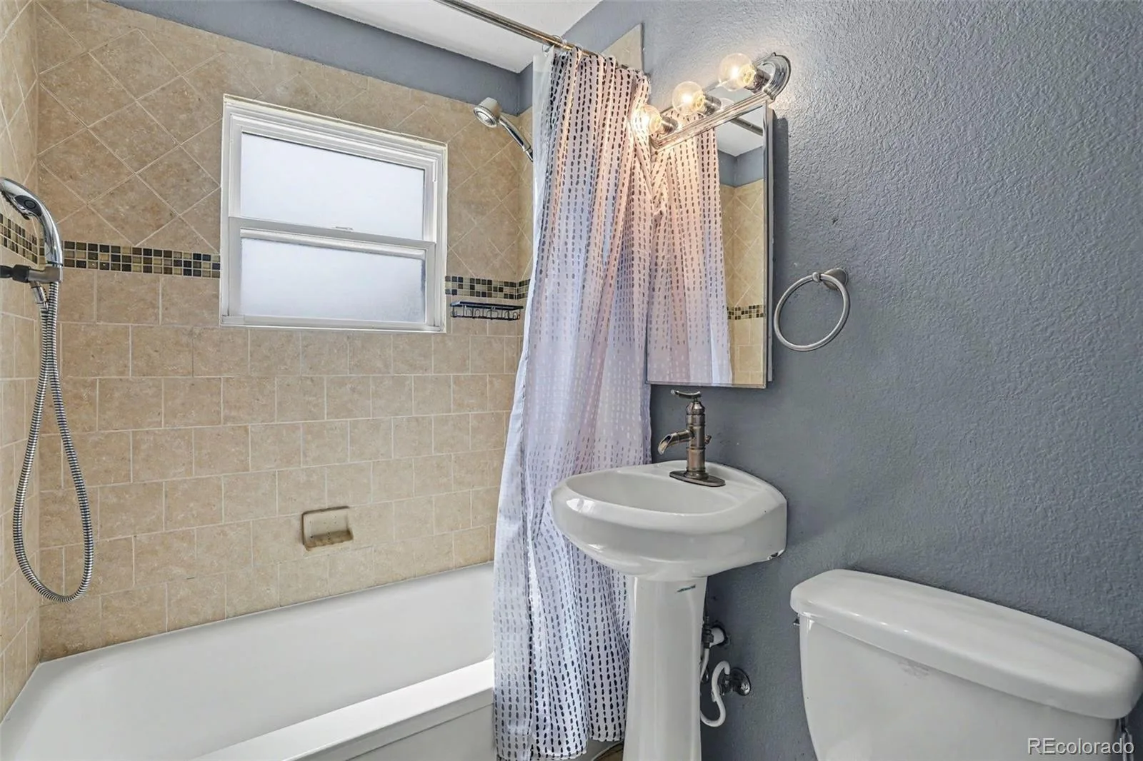 1865 W Dixie Place Denver CO 80221 | MLS #REC5006246 08292026175338 1600 9