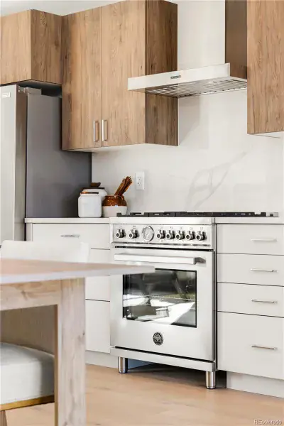 03032026221044 800 40