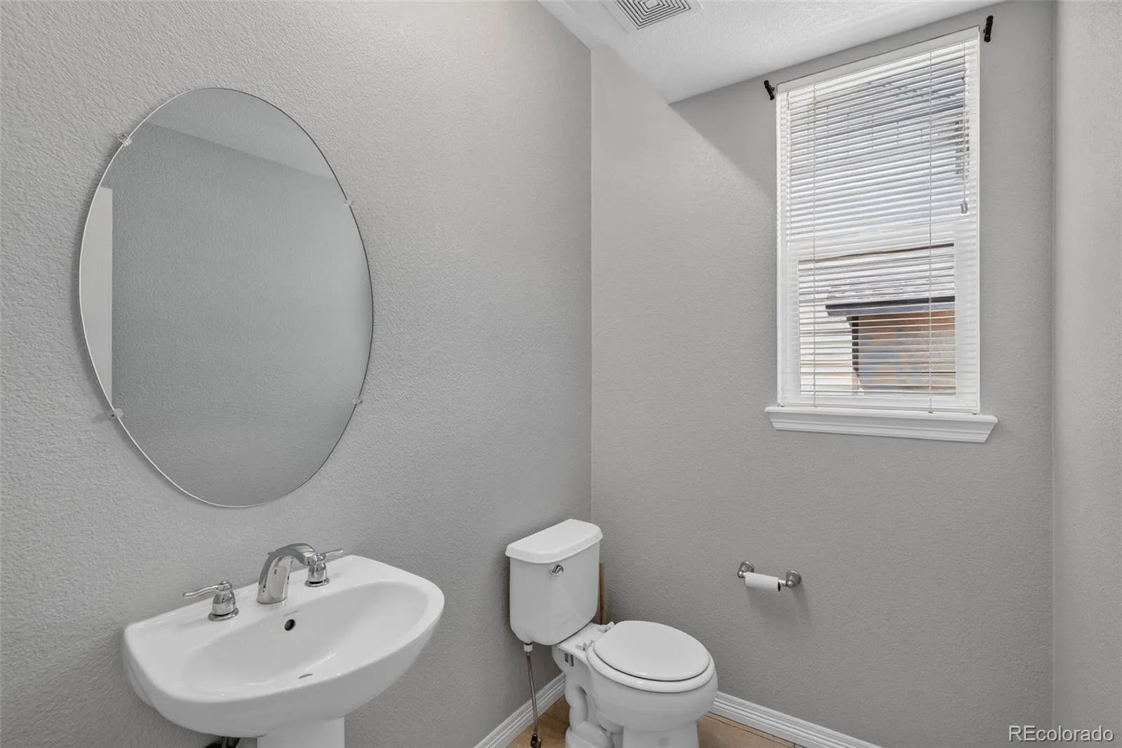 17463 E 98th Way Commerce City CO 80022 | MLS #REC5007359 08062026140839 1600 17