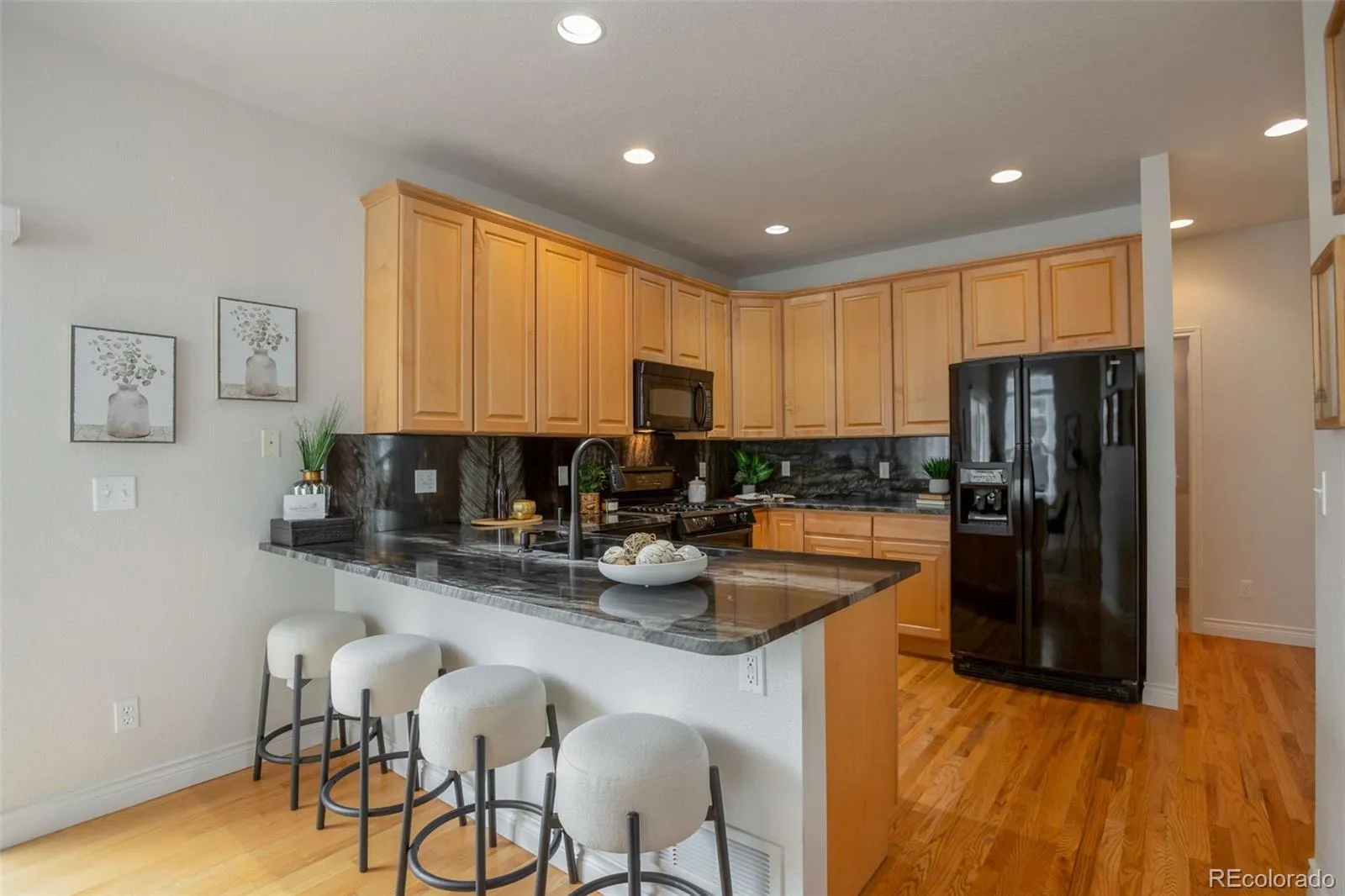 04062026002231 1600 12