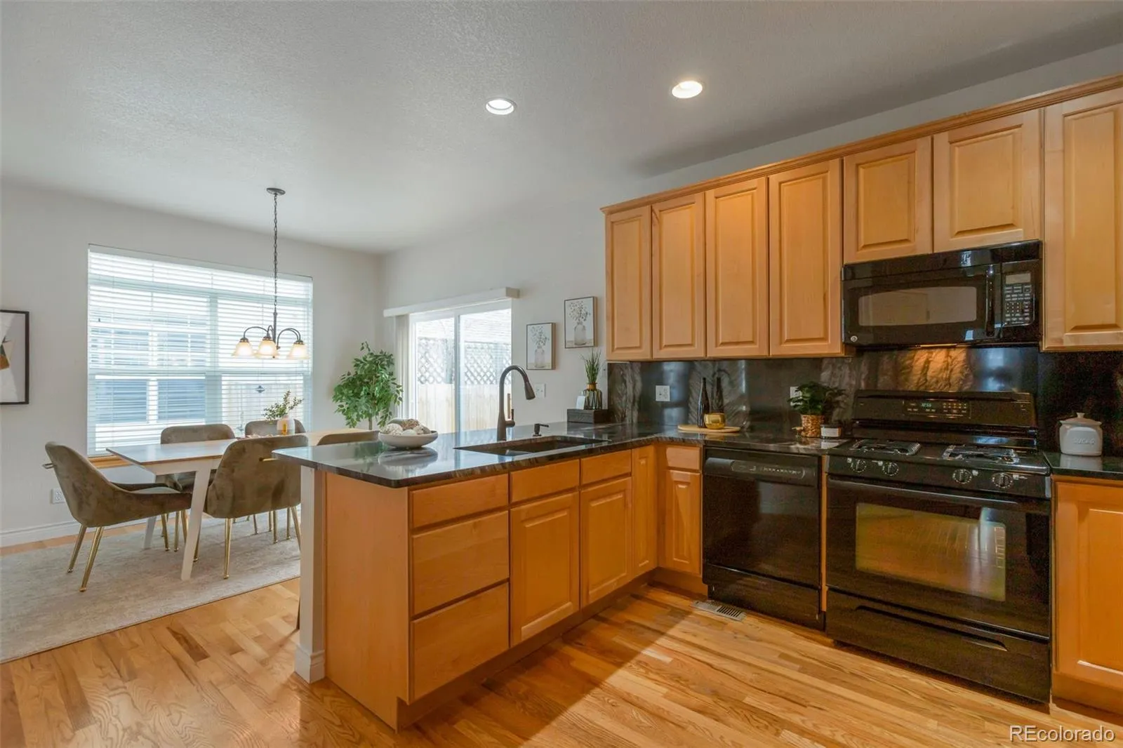 04062026002231 1600 14