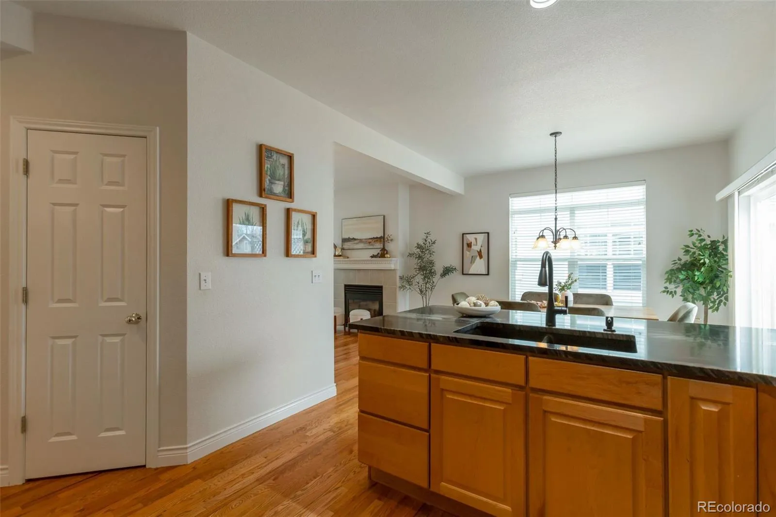 04062026002231 1600 16