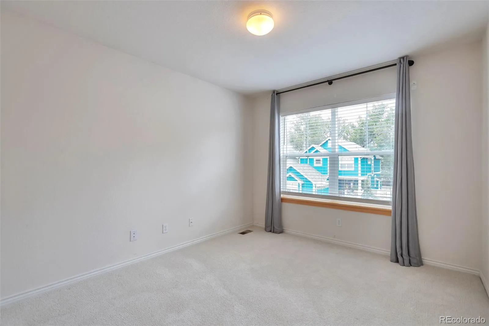 04062026002231 1600 26