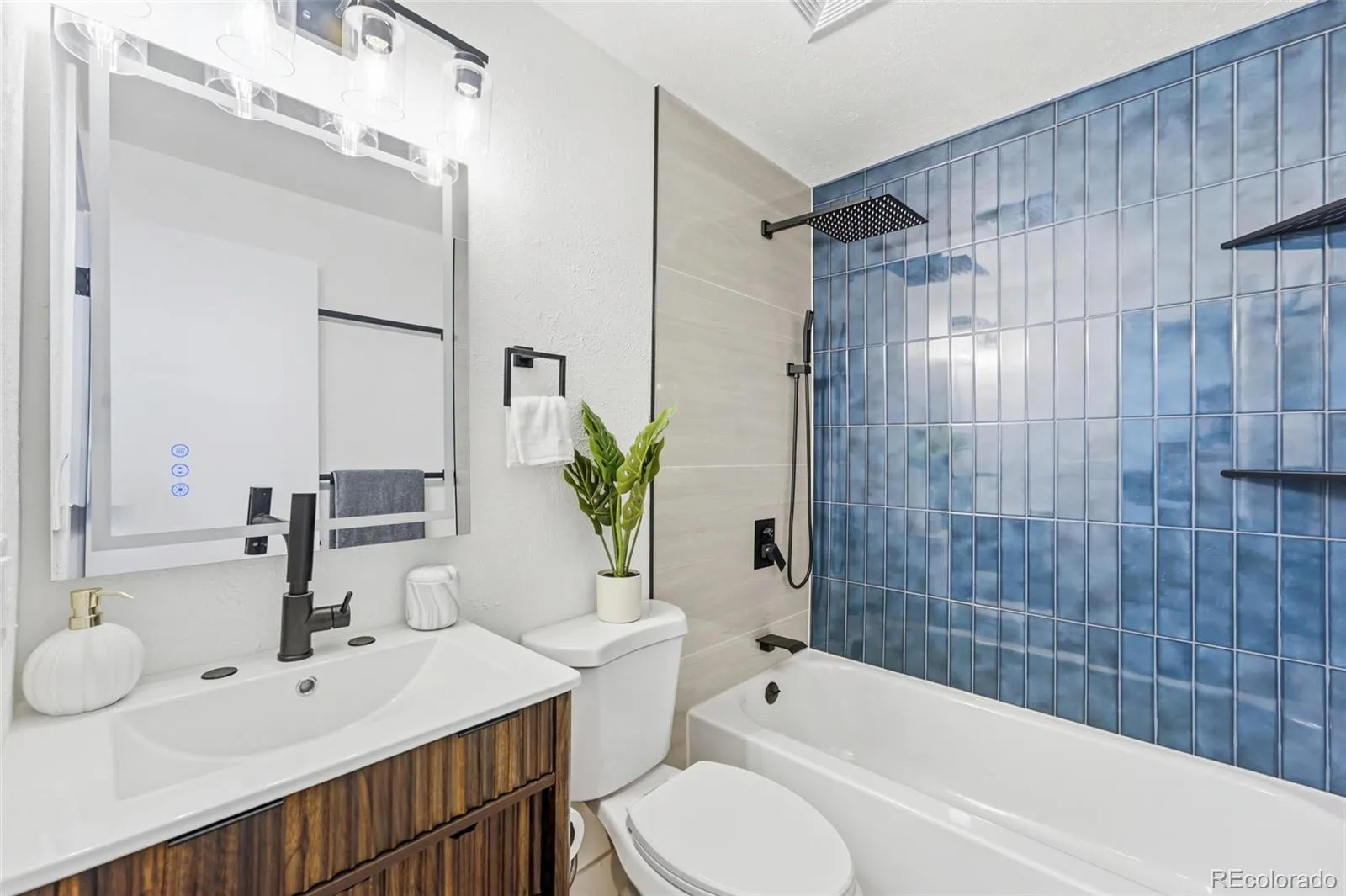 4643 Independence Street #9 Wheat Ridge CO 80033 | MLS #REC5011588 08222026004137 1600 17