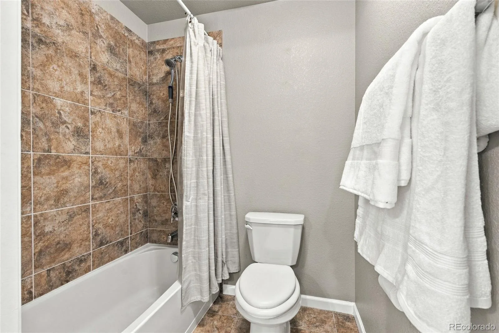 2259 S Orchard Street Lakewood CO 80228 | MLS #REC5015153 09242026070250 1600 21