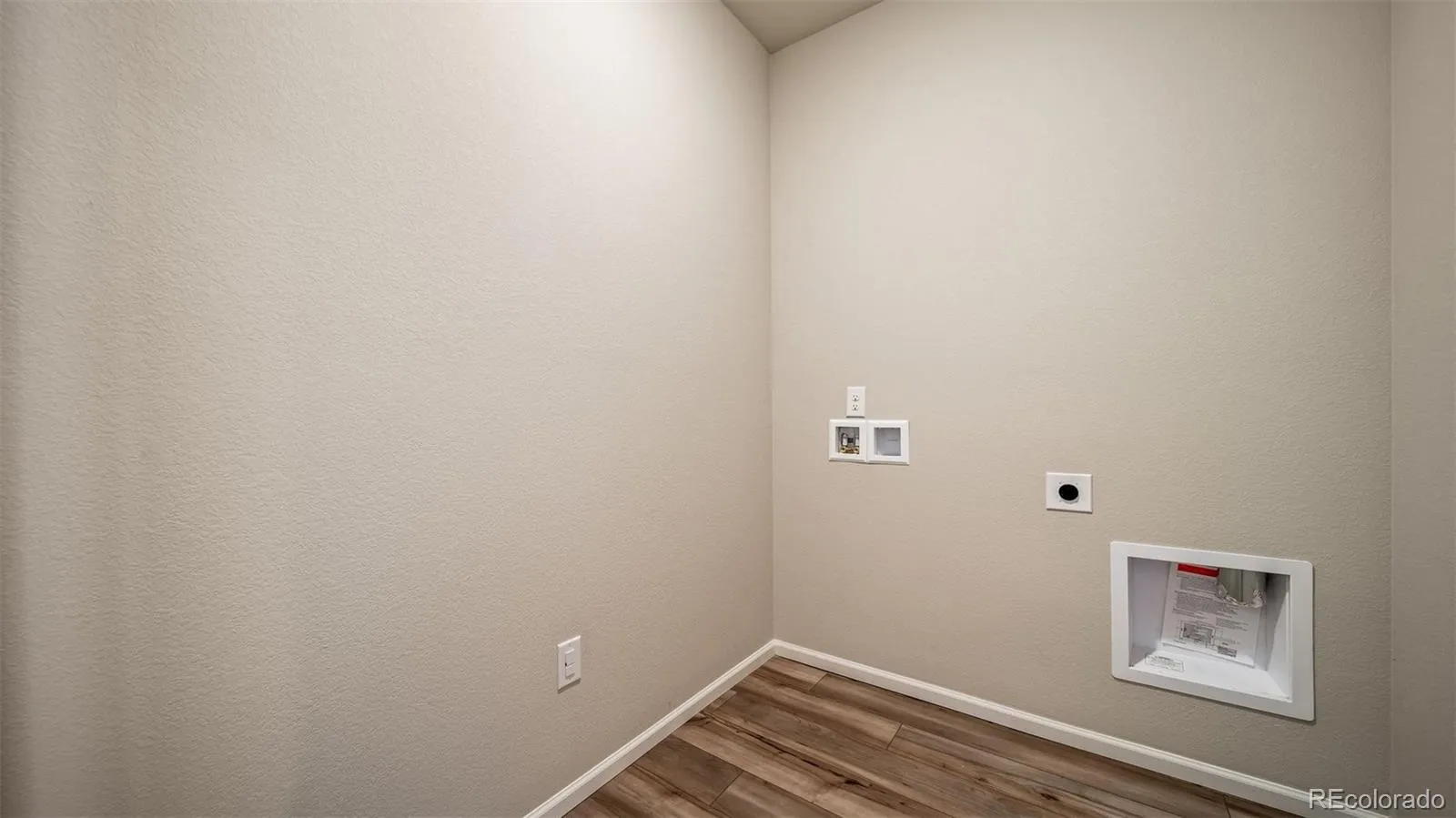 5034 N Tempe Street Aurora CO 80019 MLS #REC5016373 04232026235452 1600 15
