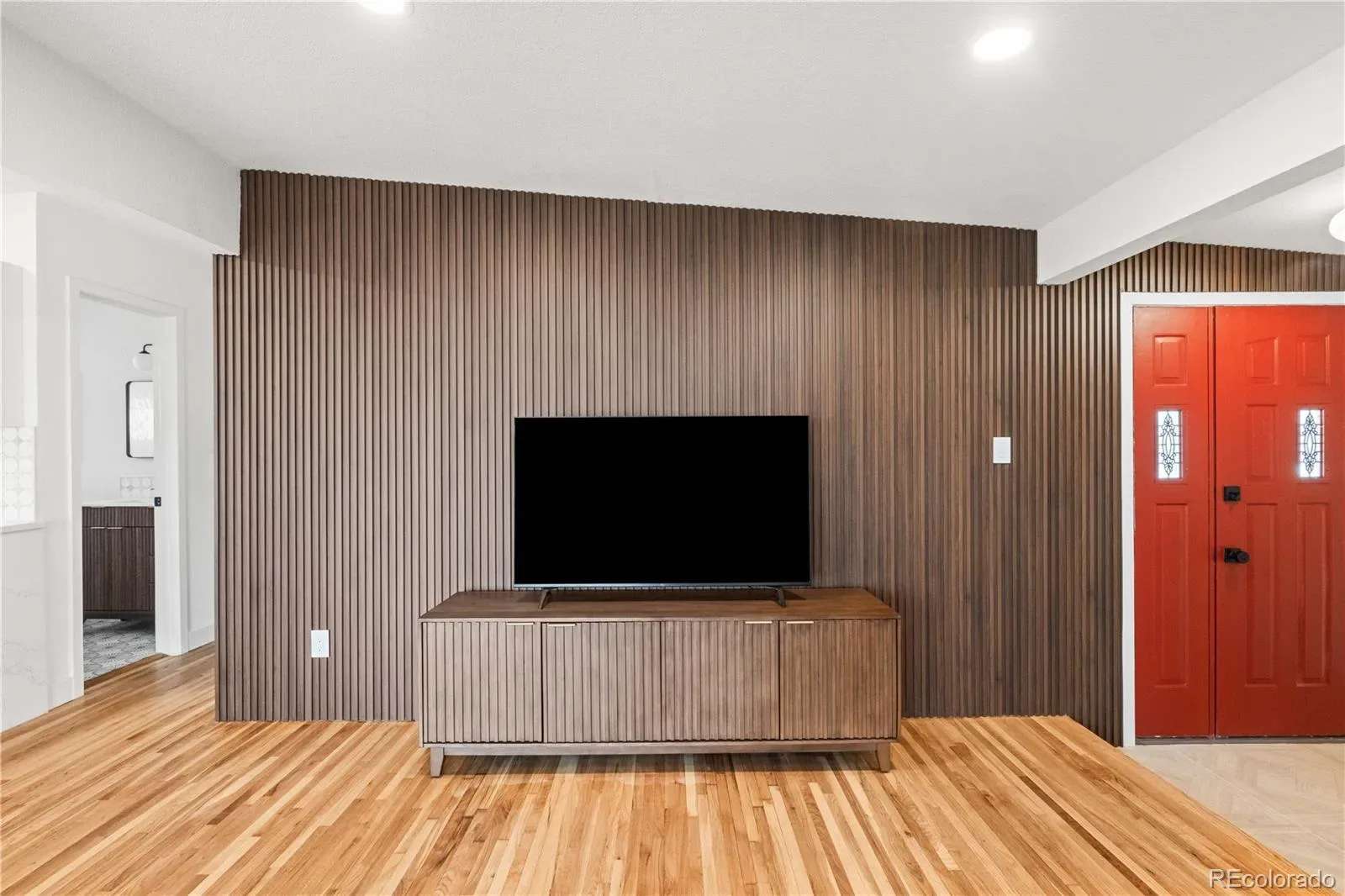 03272026032036 1600 8