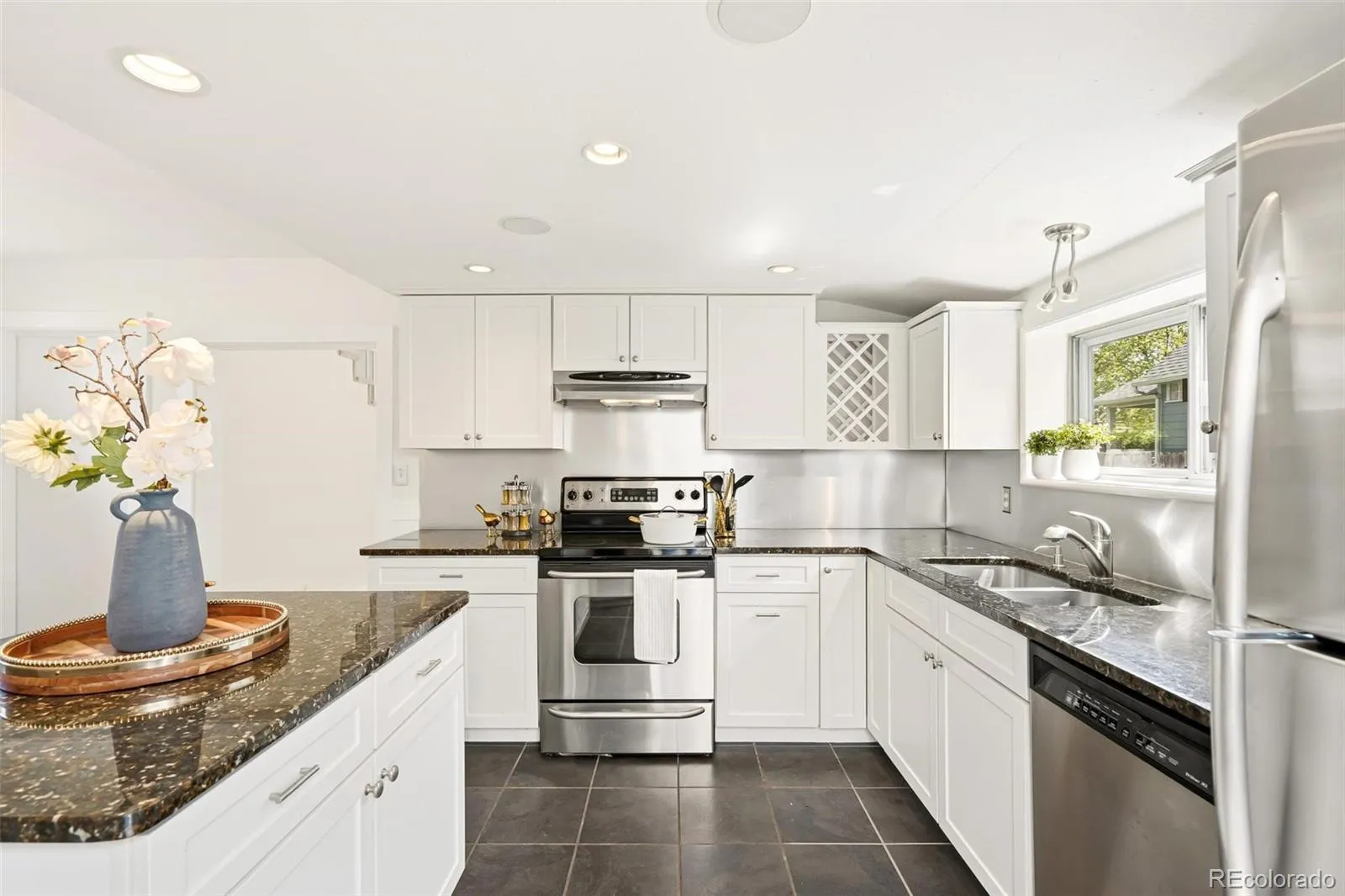 04172026213237 1600 15