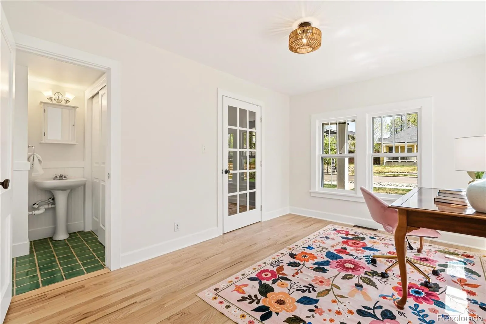 04172026213237 1600 21