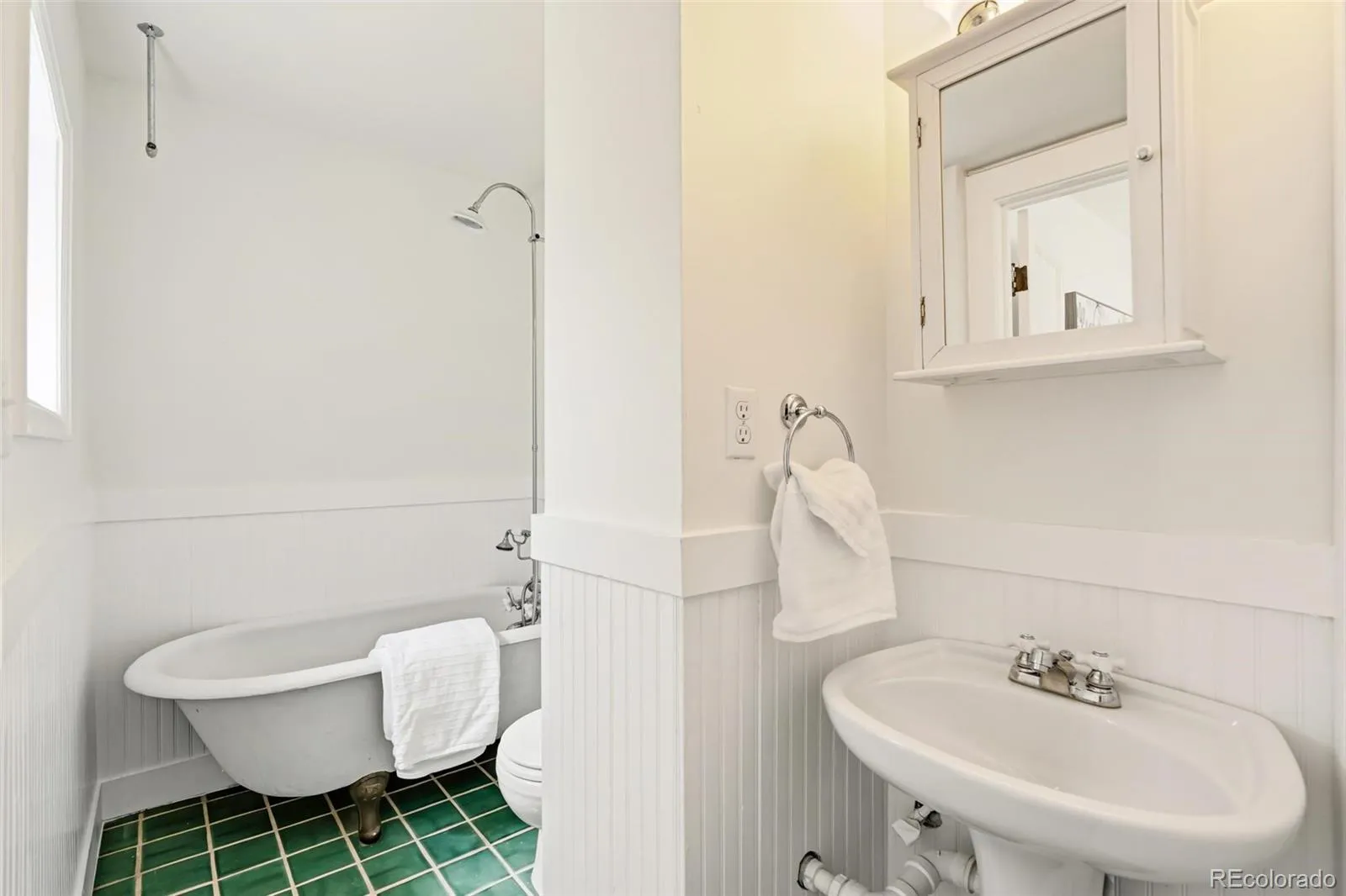 04172026213237 1600 22