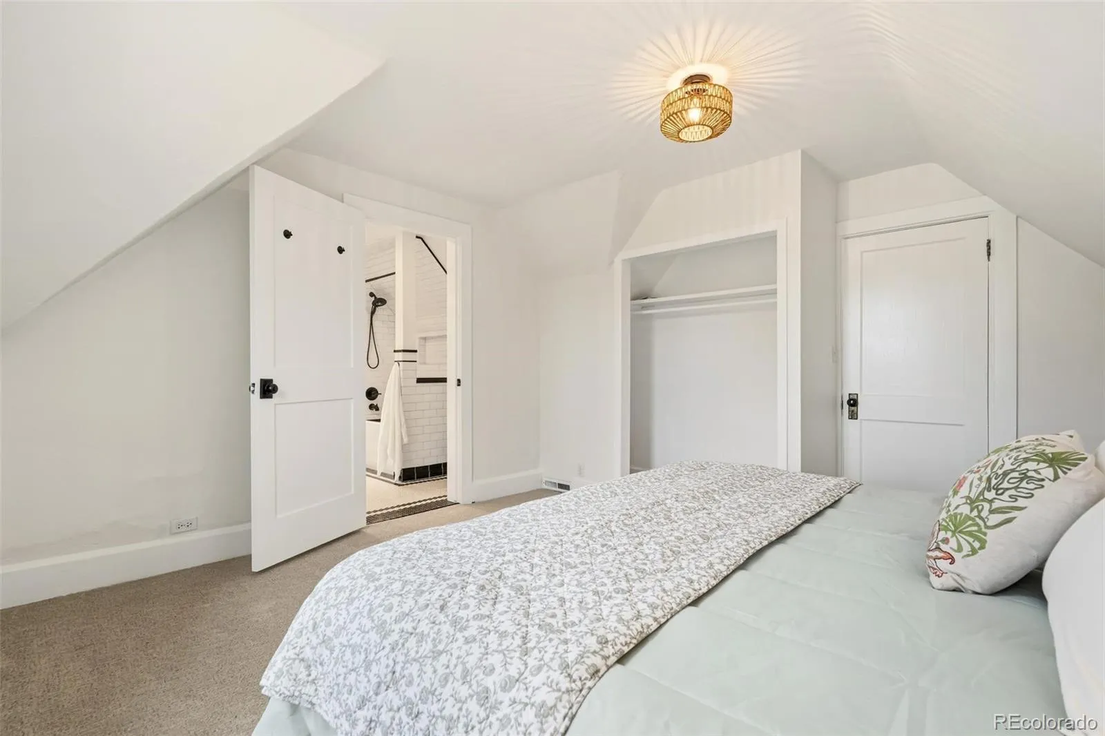 04172026213237 1600 27