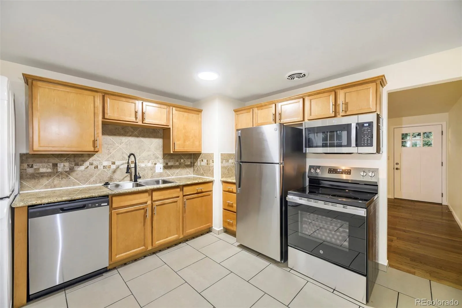 907 Newton Street Denver CO 80204 | MLS #REC5018732 08212026005209 1600 12